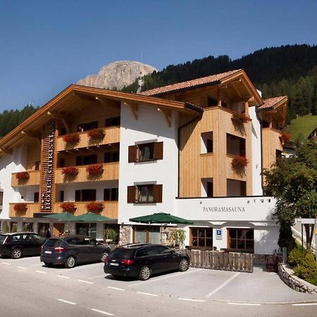 Hotel Christian Corvara Zewnętrze zdjęcie