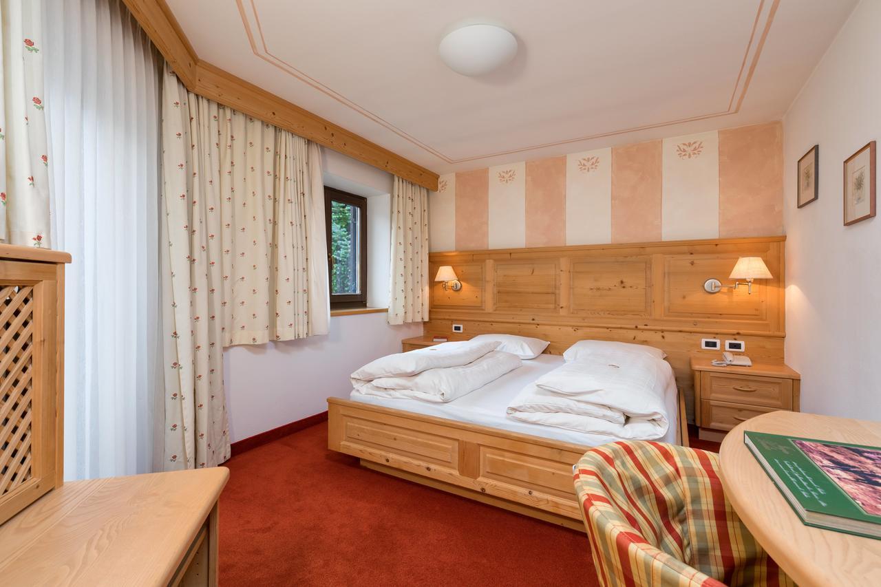 Hotel Christian Corvara Zewnętrze zdjęcie