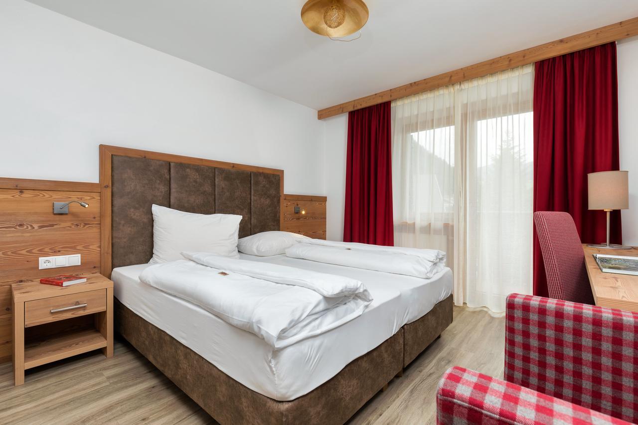 Hotel Christian Corvara Zewnętrze zdjęcie